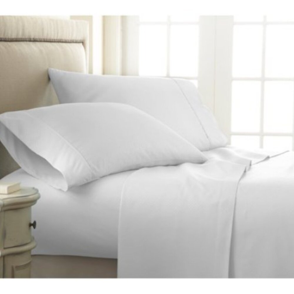 4-Piece White Geometric Microfiber King Sheet Set
